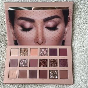 Huda Beauty New Nude Eyeshadow Palette